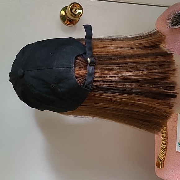 Wig - Picture 3 of 4